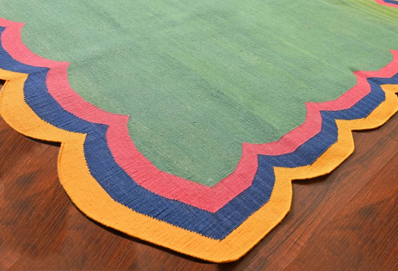 Scalloped Flatweave Dhurrie Rug