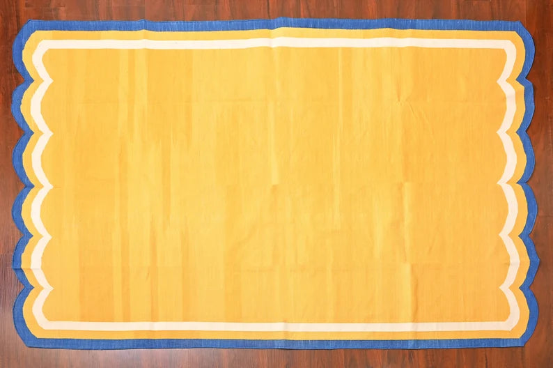 Scalloped Flatweave Dhurrie Rug